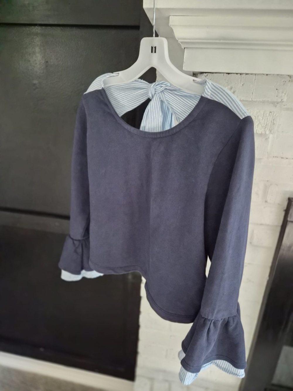 NWOT | Mauve | Navy Blue Cropped Top with Back Pinstriped Tie | Size Small - Picture 8 of 10